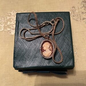 Vintage Cameo Pendant Necklace